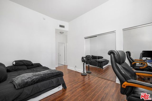 12001 Goshen Avenue 303, Los Angeles, CA 90049