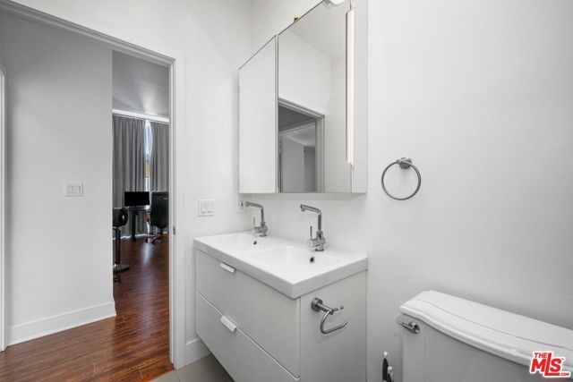 12001 Goshen Avenue 303, Los Angeles, CA 90049