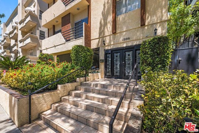 12001 Goshen Avenue 303, Los Angeles, CA 90049