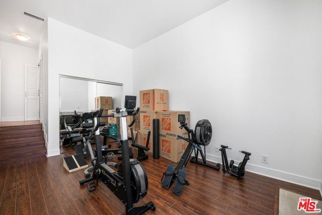 12001 Goshen Avenue 303, Los Angeles, CA 90049