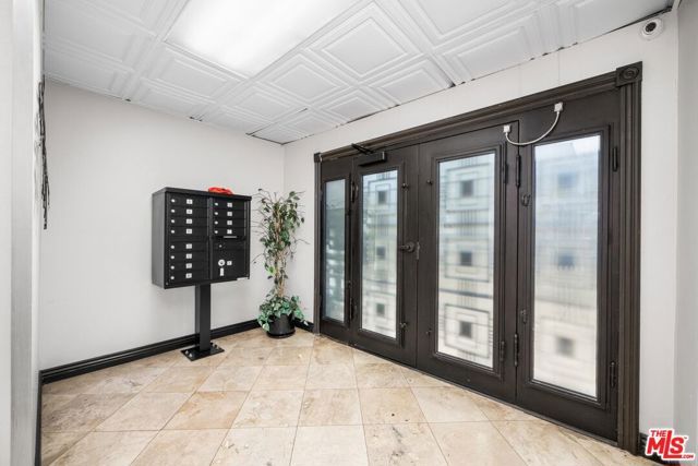 12001 Goshen Avenue 303, Los Angeles, CA 90049