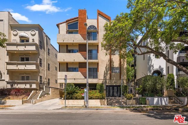 12001 Goshen Avenue 303, Los Angeles, CA 90049