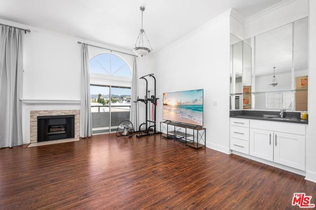 12001 Goshen Avenue 303, Los Angeles, CA 90049
