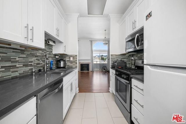 12001 Goshen Avenue 303, Los Angeles, CA 90049