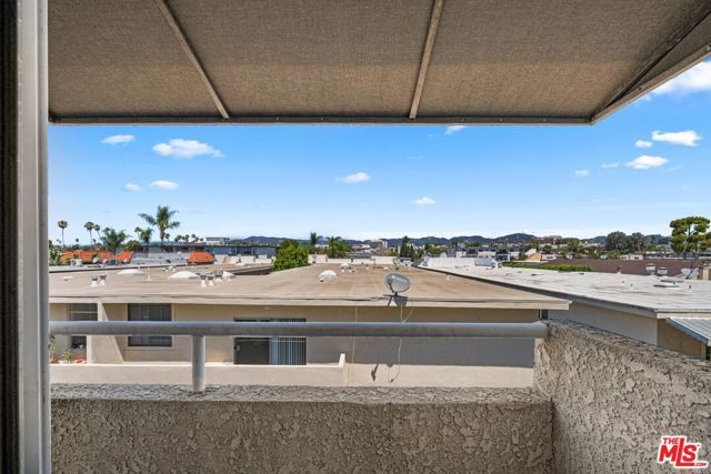 12001 Goshen Avenue 303, Los Angeles, CA 90049
