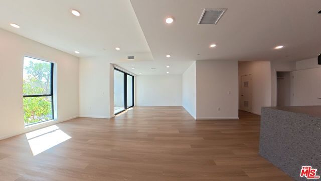 5119 Colfax Avenue 202, Valley Village, CA 91601