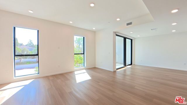 5119 Colfax Avenue 202, Valley Village, CA 91601