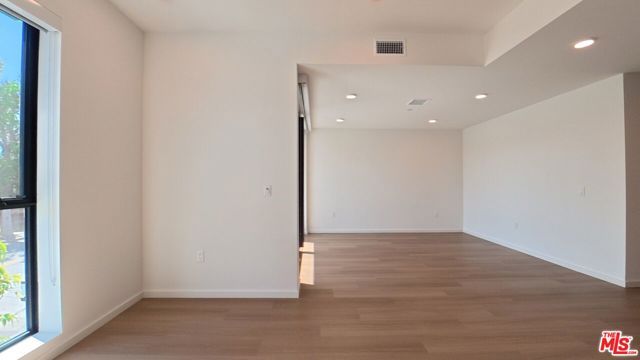 5119 Colfax Avenue 202, Valley Village, CA 91601
