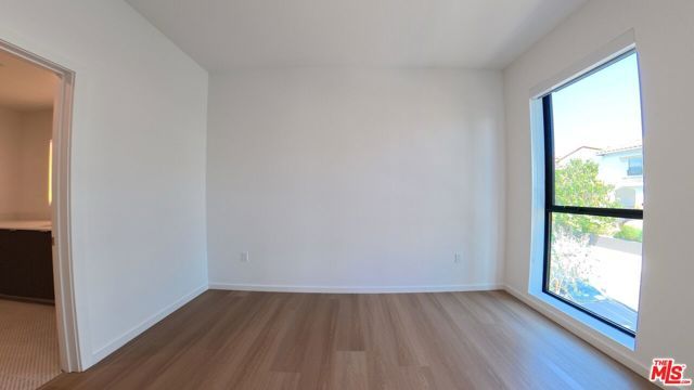 5119 Colfax Avenue 202, Valley Village, CA 91601