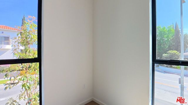 5119 Colfax Avenue 202, Valley Village, CA 91601