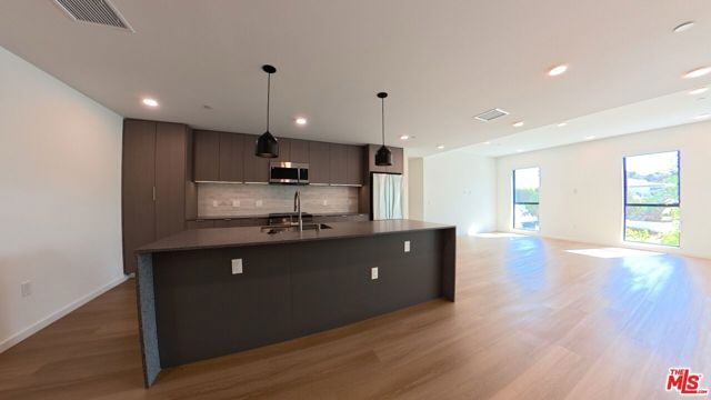 5119 Colfax Avenue 202, Valley Village, CA 91601