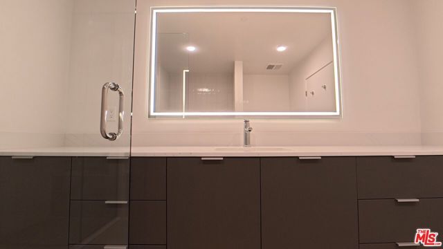 5119 Colfax Avenue 202, Valley Village, CA 91601