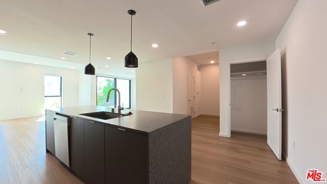 5119 Colfax Avenue 202, Valley Village, CA 91601