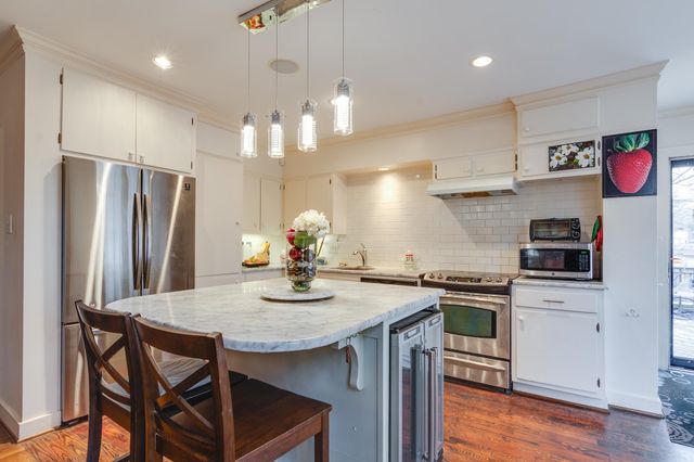 4072 N WALNUT GROVE CIR, Memphis, TN 38117