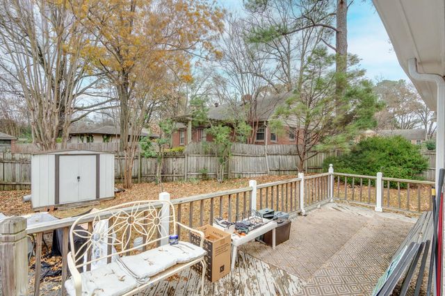 4072 N WALNUT GROVE CIR, Memphis, TN 38117