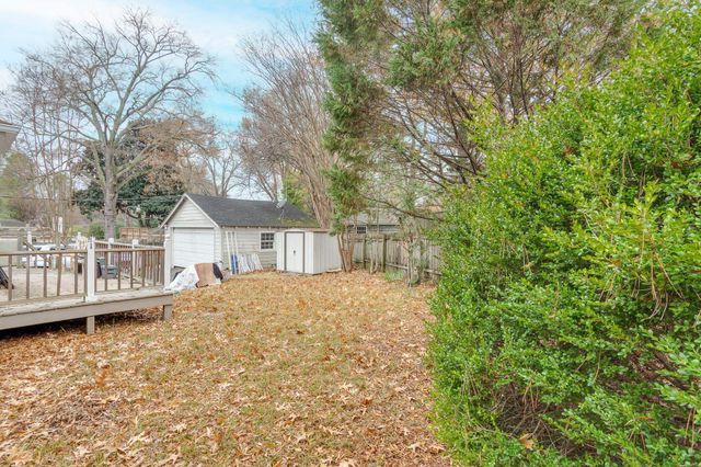 4072 N WALNUT GROVE CIR, Memphis, TN 38117