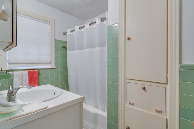 4072 N WALNUT GROVE CIR, Memphis, TN 38117