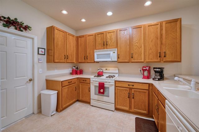 8223 SIMPSON FALLS COURT, Sarasota, FL 34243