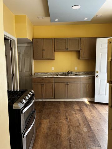 730 E 5TH Street, Erie, PA 16507