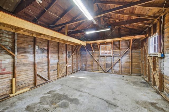 5912 Andrew PL, Newport News, VA 23605