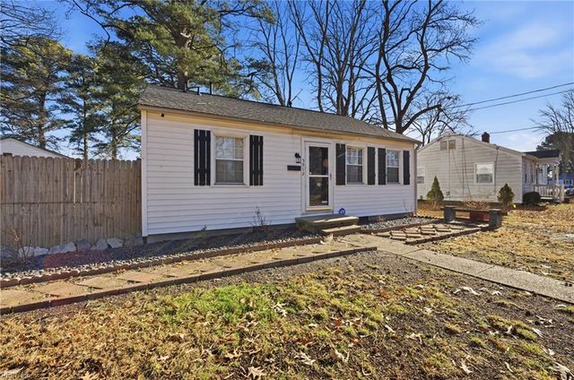 5912 Andrew PL, Newport News, VA 23605