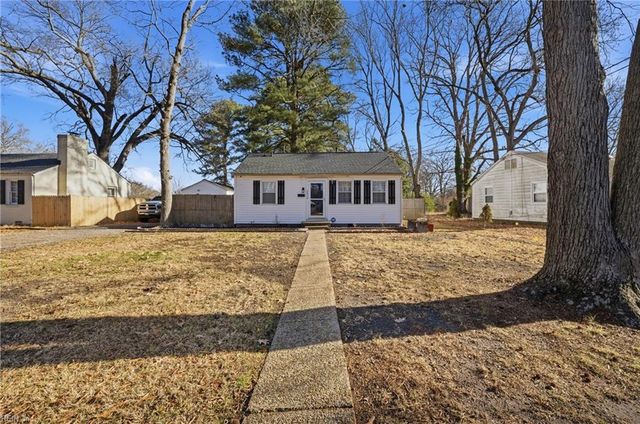 5912 Andrew PL, Newport News, VA 23605