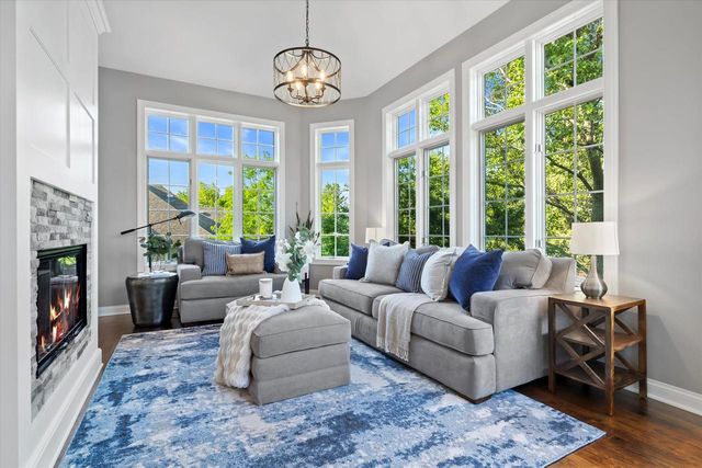 1168 Mary Hill CIRCLE, Hartland, WI 53029