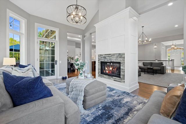 1168 Mary Hill CIRCLE, Hartland, WI 53029