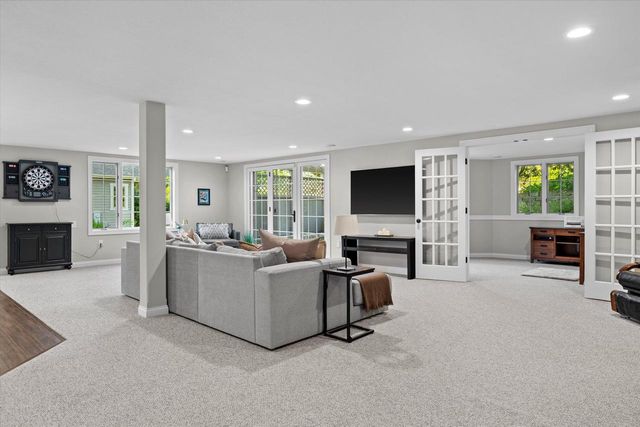 1168 Mary Hill CIRCLE, Hartland, WI 53029