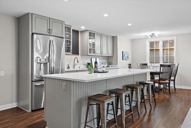 1168 Mary Hill CIRCLE, Hartland, WI 53029