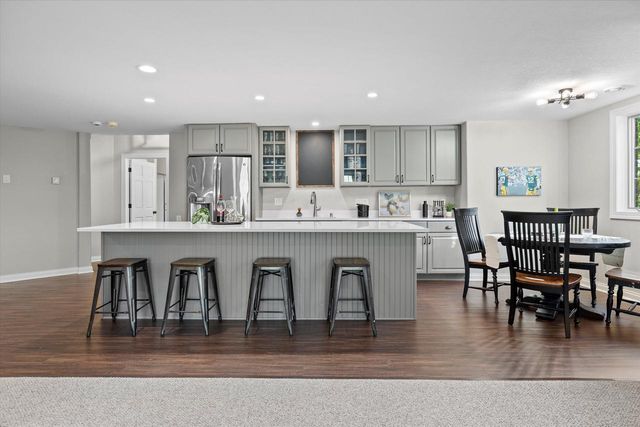 1168 Mary Hill CIRCLE, Hartland, WI 53029