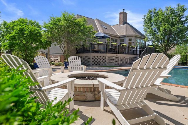 1168 Mary Hill CIRCLE, Hartland, WI 53029