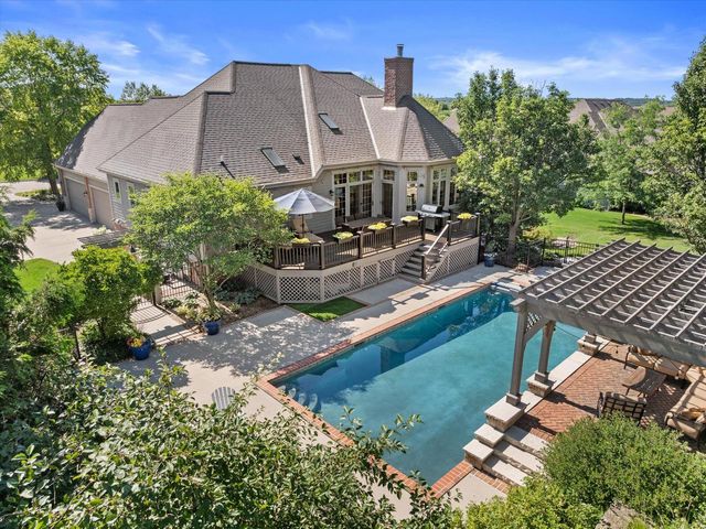 1168 Mary Hill CIRCLE, Hartland, WI 53029