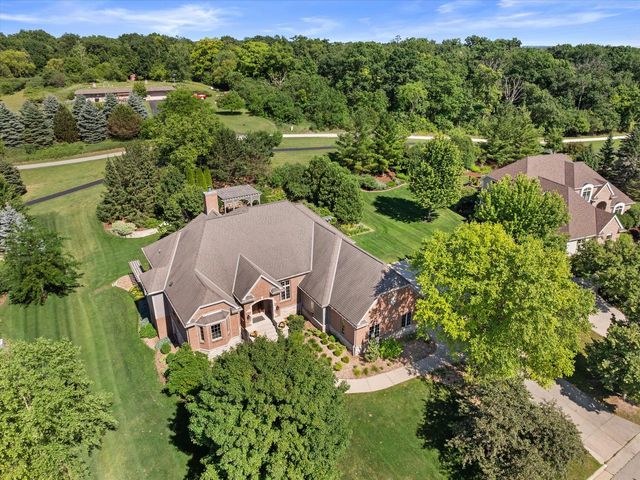 1168 Mary Hill CIRCLE, Hartland, WI 53029