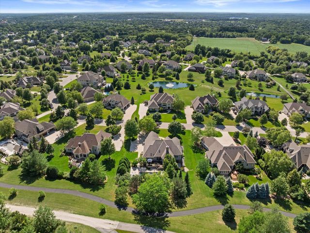 1168 Mary Hill CIRCLE, Hartland, WI 53029
