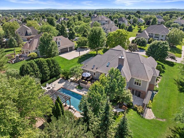 1168 Mary Hill CIRCLE, Hartland, WI 53029