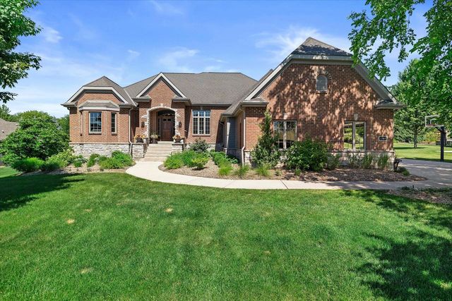 1168 Mary Hill CIRCLE, Hartland, WI 53029