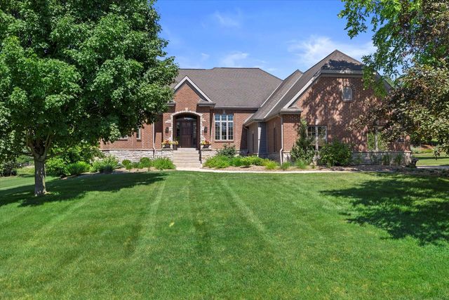 1168 Mary Hill CIRCLE, Hartland, WI 53029