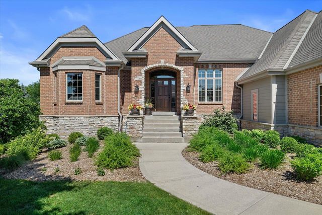 1168 Mary Hill CIRCLE, Hartland, WI 53029