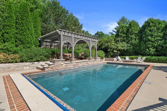 1168 Mary Hill CIRCLE, Hartland, WI 53029