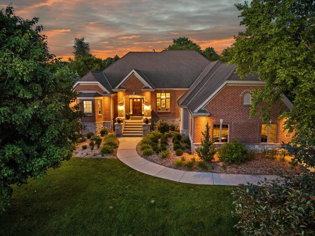 1168 Mary Hill CIRCLE, Hartland, WI 53029