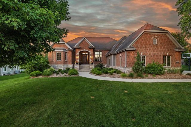 1168 Mary Hill CIRCLE, Hartland, WI 53029