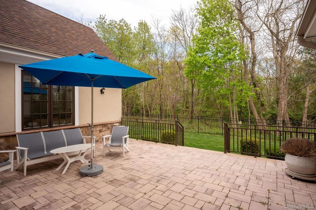 11 Buckingham Court, Muttontown, NY 11791