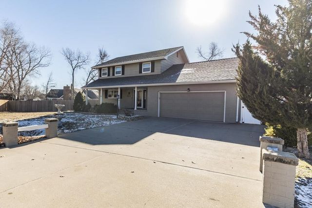2214 Country Hills Rd, Salina, KS 67401
