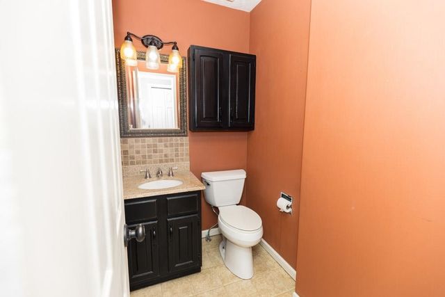 2214 Country Hills Rd, Salina, KS 67401