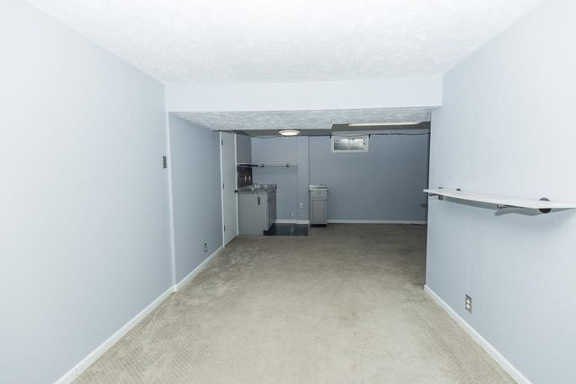 2214 Country Hills Rd, Salina, KS 67401