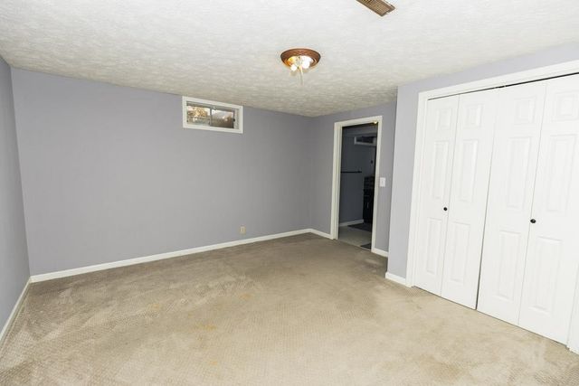 2214 Country Hills Rd, Salina, KS 67401