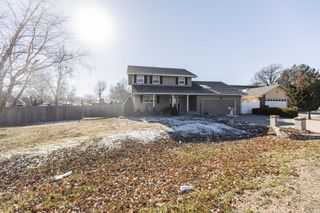 2214 Country Hills Rd, Salina, KS 67401