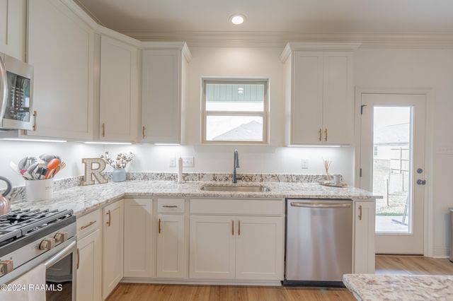 105 Gilded Lane, Broussard, LA 70518