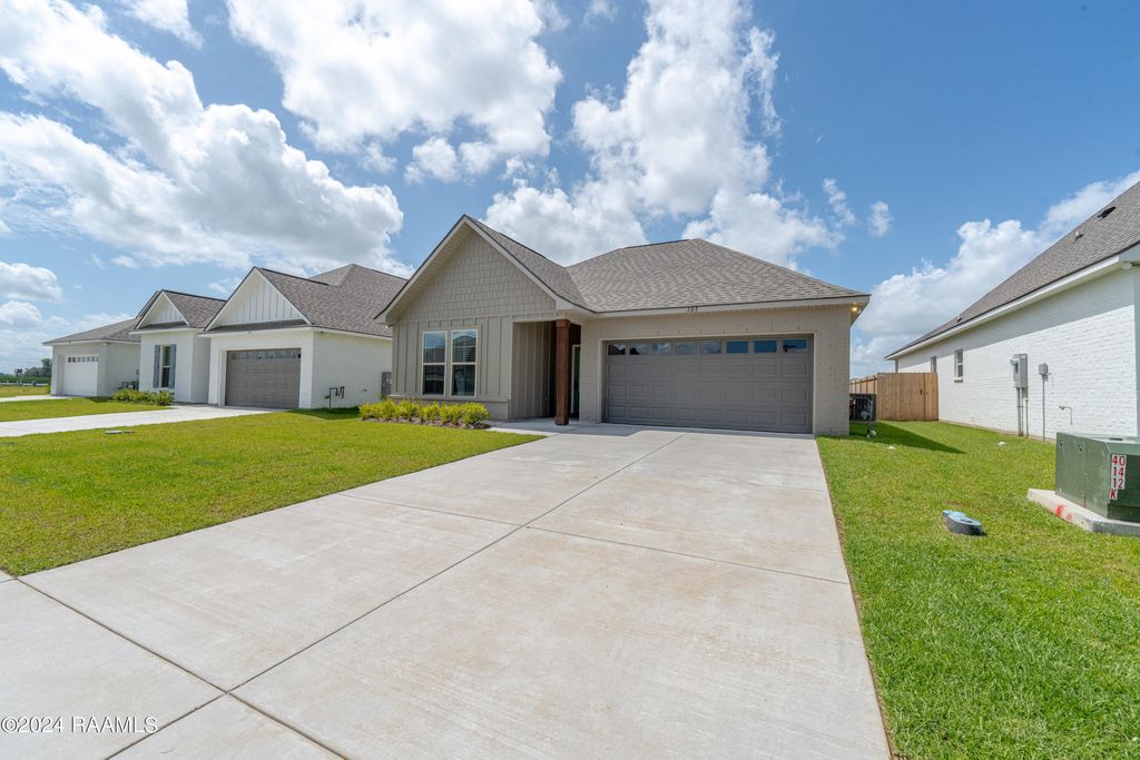105 Gilded Lane, Broussard, LA 70518